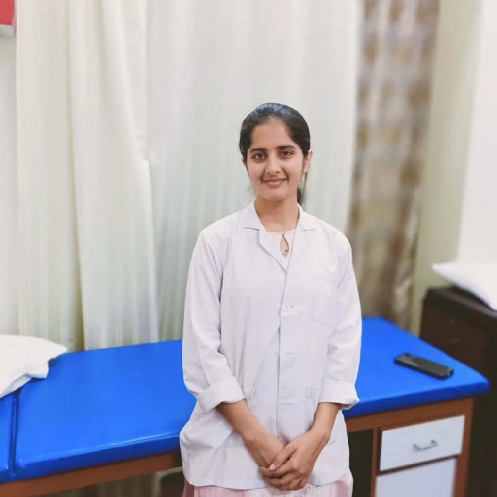 Dr. Charu Sharma (Physiotherapist) BPT
